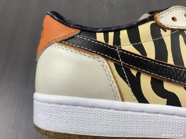 Rep DH6932-100 Jordan 1 the Air Year Tiger Low OG of 0425